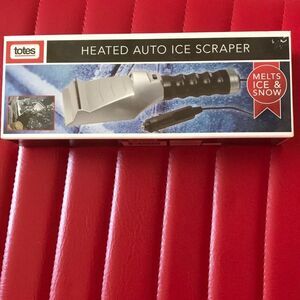 NIB Totes heated auto ice scraper